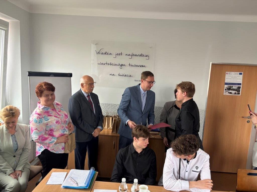 Bizony Biznesu odebrały nagrodę