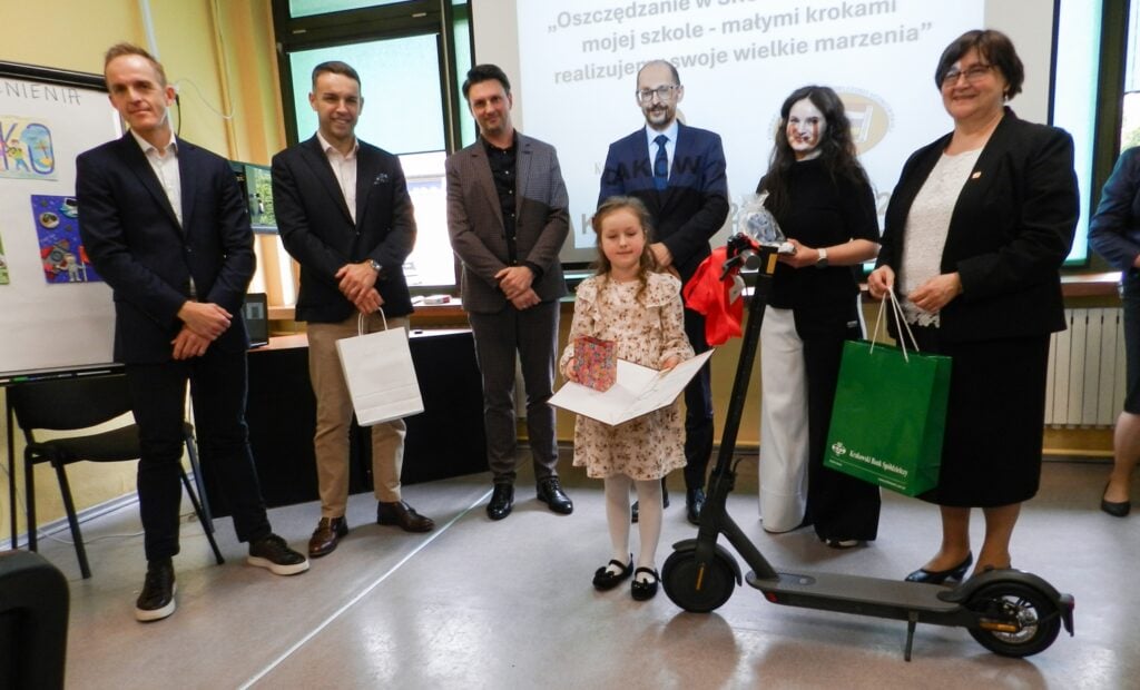 Młodzi oszczędzają aby realizować swoje marzenia - Gala wręczenia nagród laureatom konkursu SKO - Nagroda główna – Oliwia Ruchwa (Szkoła Podstawowa w Bogoniowicach)