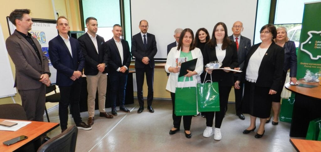 Młodzi oszczędzają aby realizować swoje marzenia - Gala wręczenia nagród laureatom konkursu SKO - wyróżnienie - Natalia Kłos (Szkoła Podstawowa w Dziaduszycach)